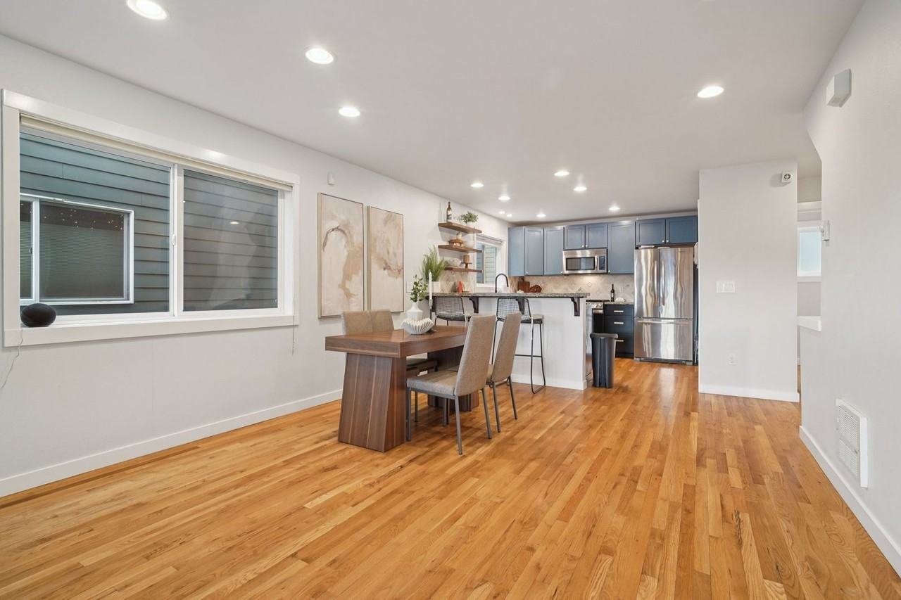 926 N 96th St - Photo 7 of 26
