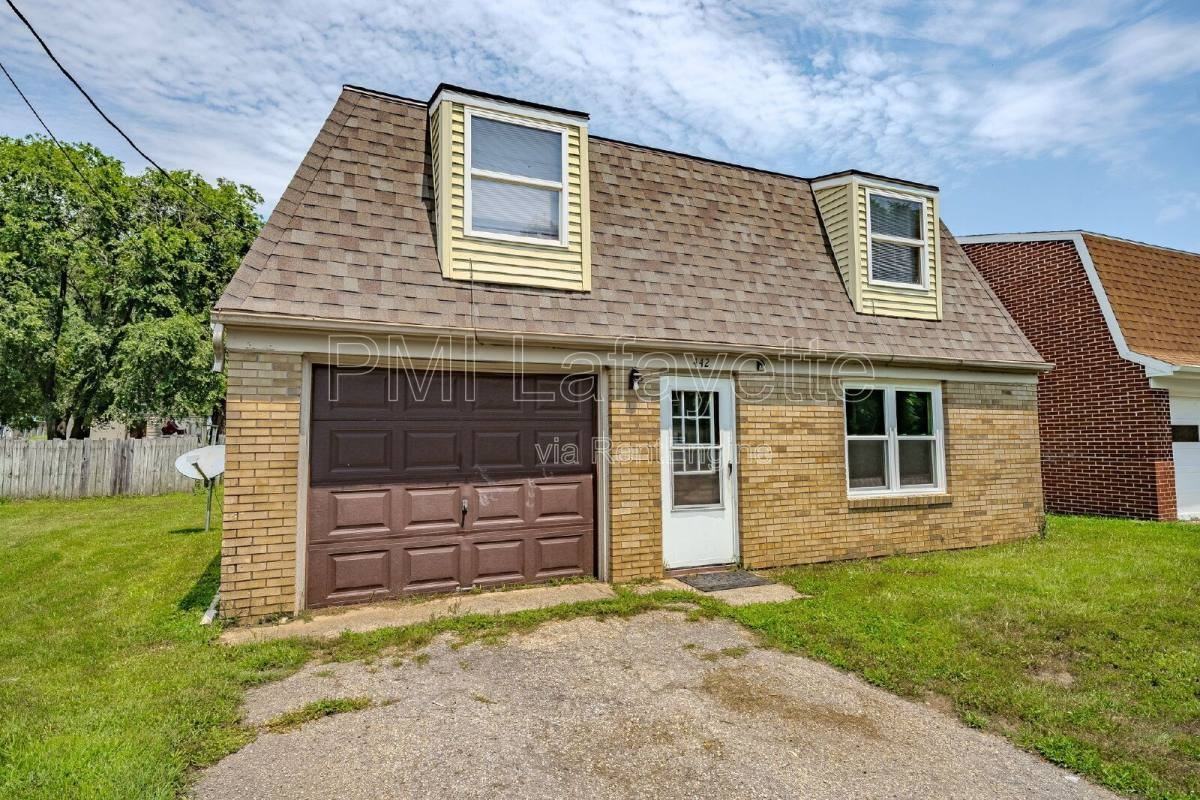 442 Lamplighter Ln - Photo 2 of 10