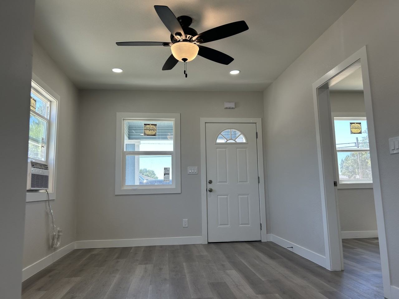 180 N Airport Way - Photo 3 of 15