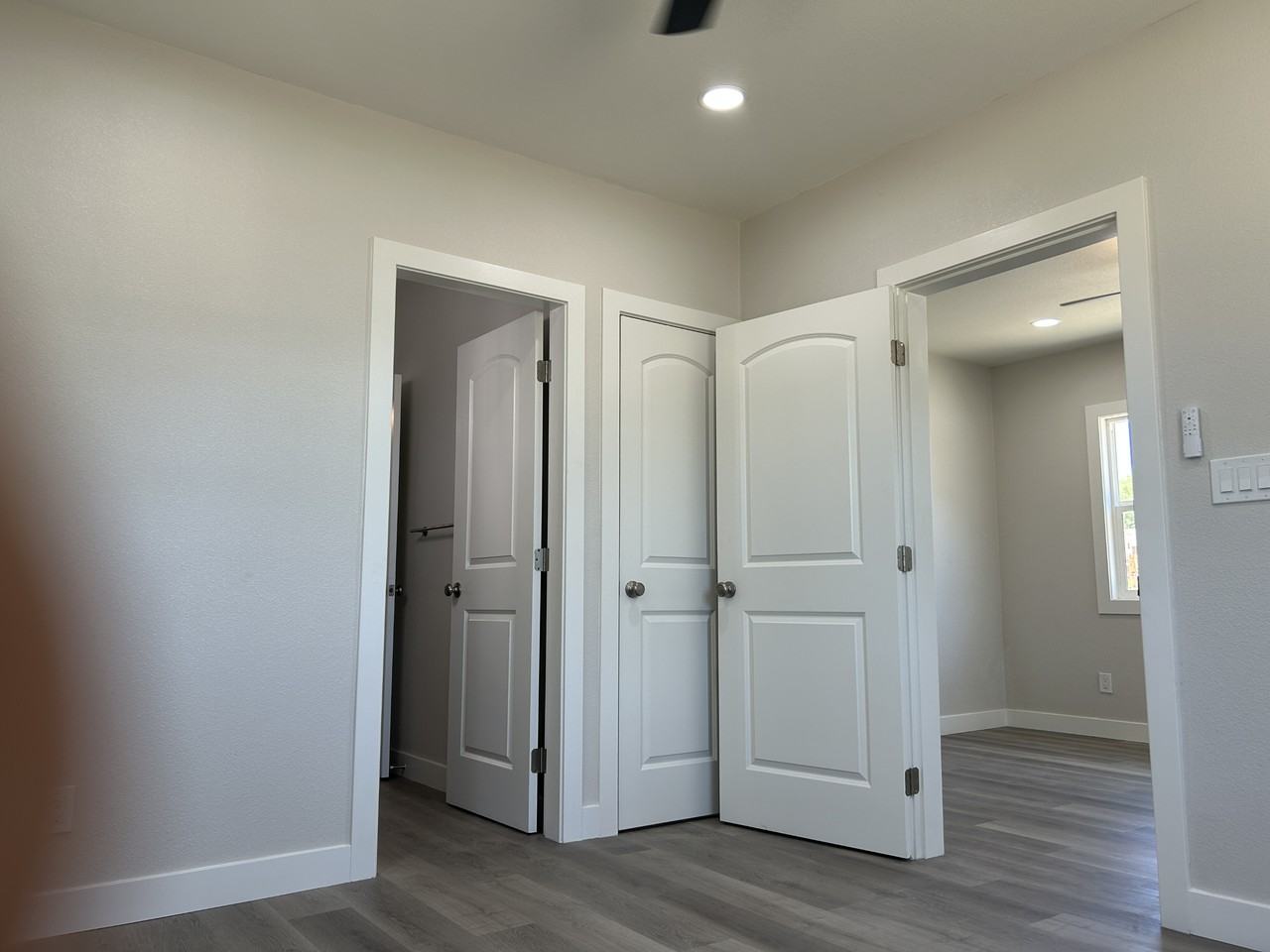 180 N Airport Way - Photo 4 of 15