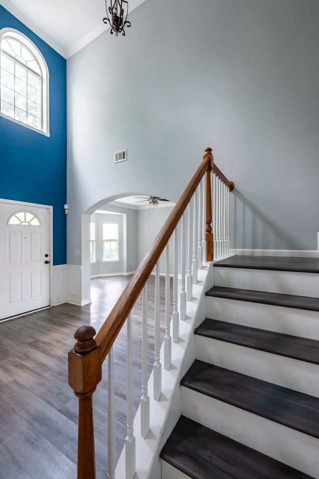 7702 Parkside Dr - Photo 3 of 37