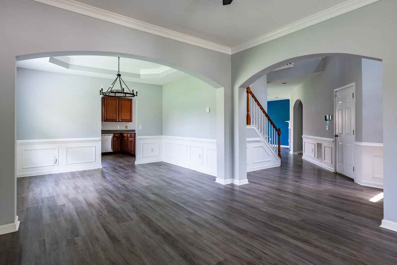 7702 Parkside Dr - Photo 5 of 37