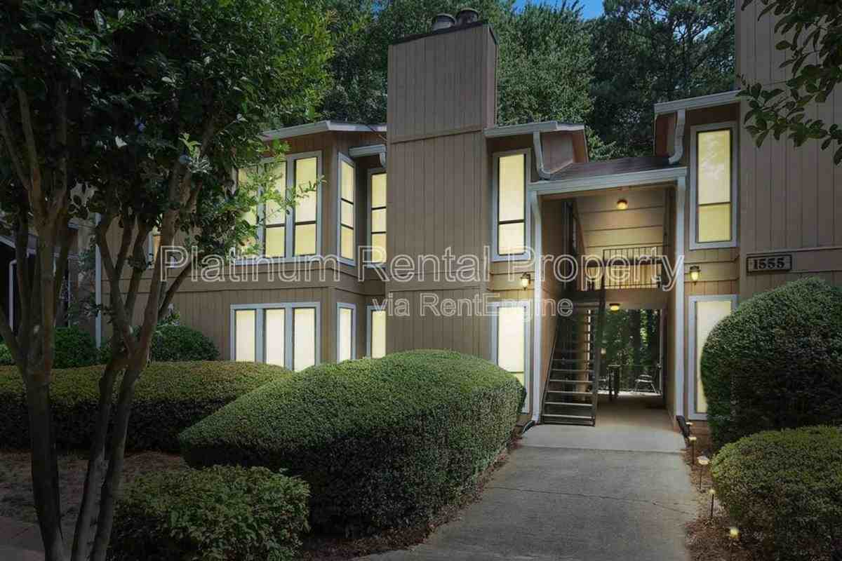 1555 Terrell Mill Place SE E - Photo 3 of 10