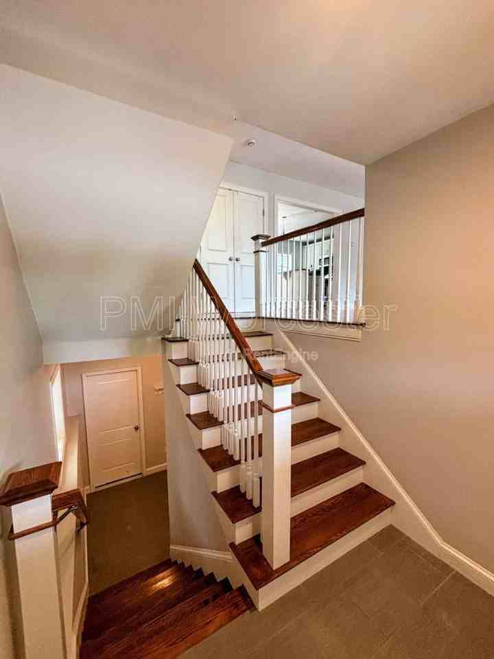 47 Eustis St - Photo 2 of 10