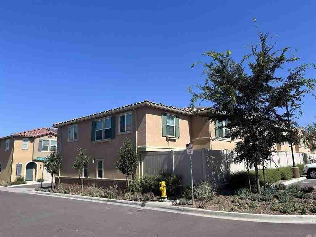 530 Longmeadow St - Photo 3 of 10