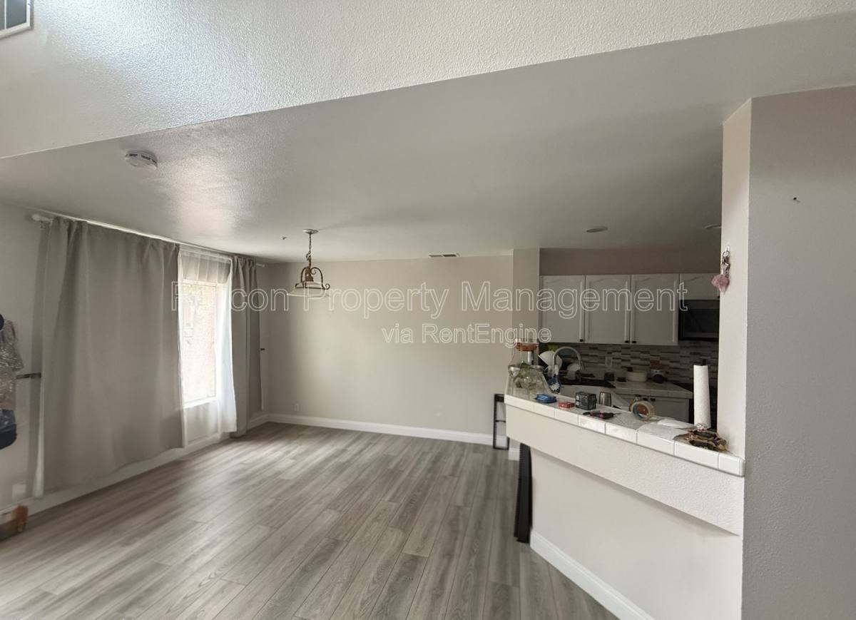 1220 Nautical Way - Photo 3 of 10