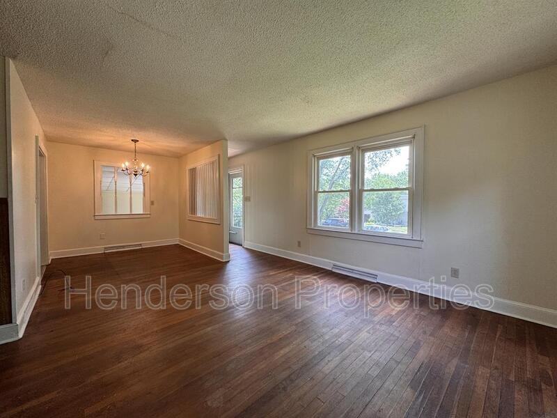 634 N Kelly St - Photo 3 of 19
