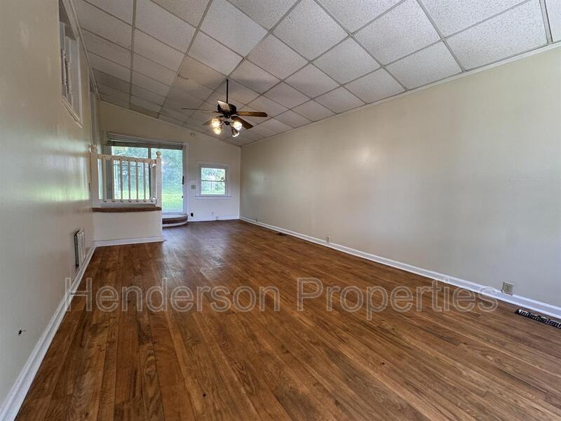 634 N Kelly St - Photo 6 of 19
