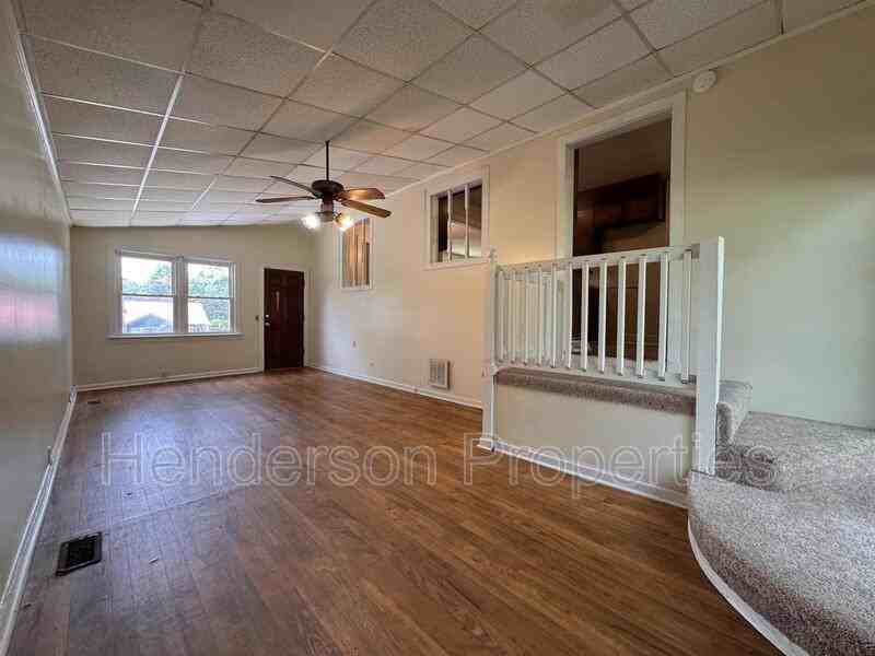634 N Kelly St - Photo 7 of 19
