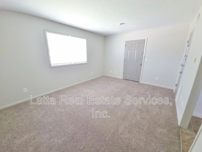 406 W 31st St #102A - Photo 2 of 7