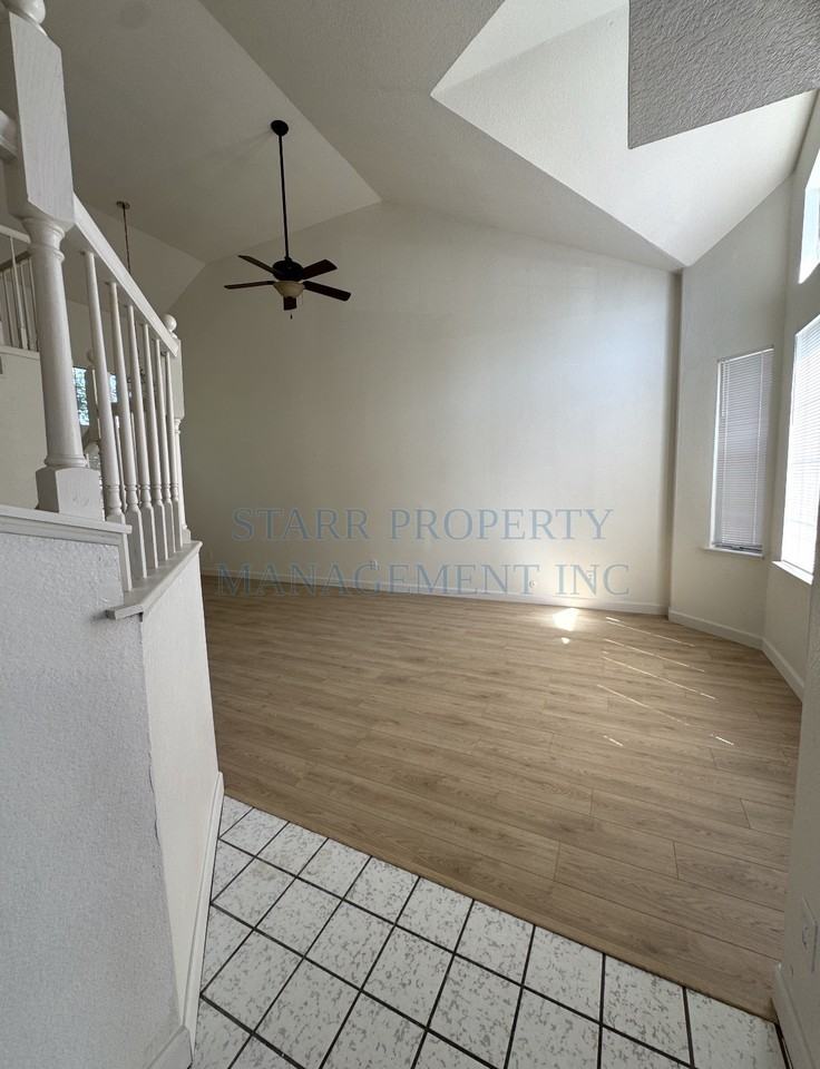 6059 Gentry Ave - Photo 2 of 22