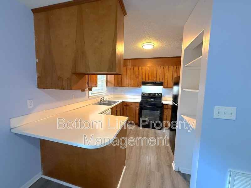 846 W Warren St #A4 - Photo 6 of 17