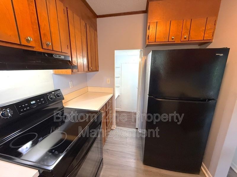 846 W Warren St #A4 - Photo 7 of 17