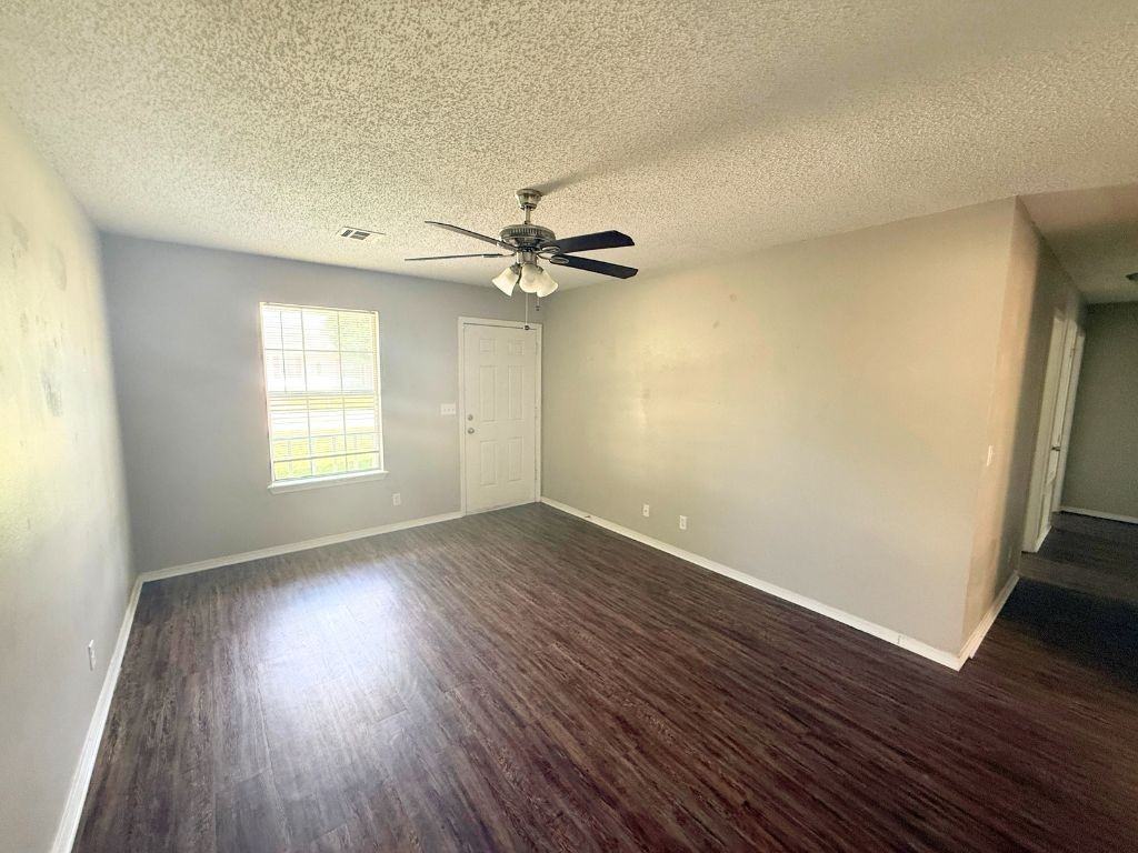 1830 Lexington Rd - Photo 3 of 16