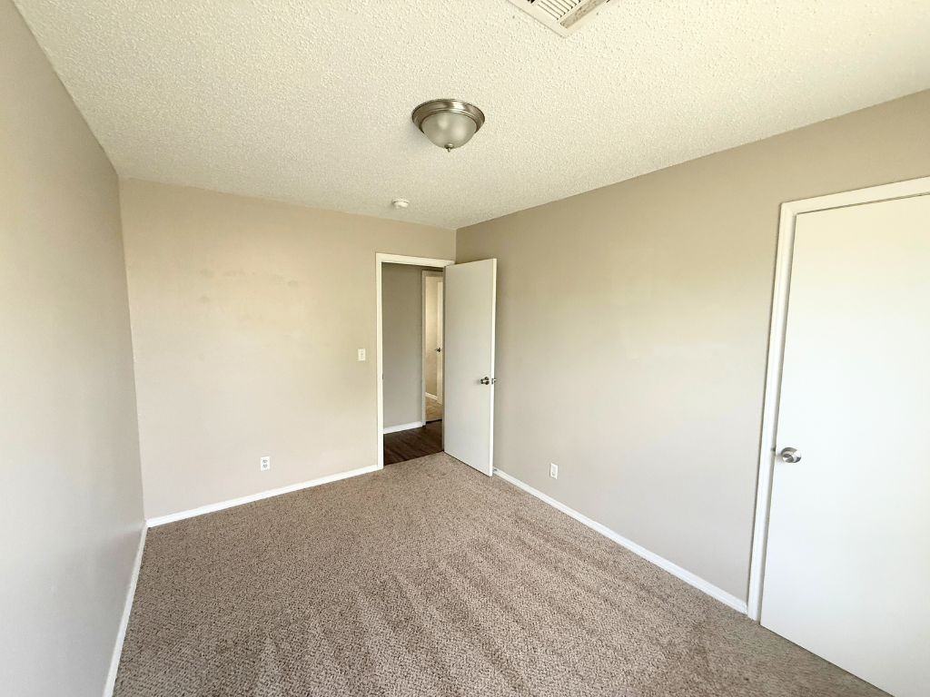 1830 Lexington Rd - Photo 6 of 16