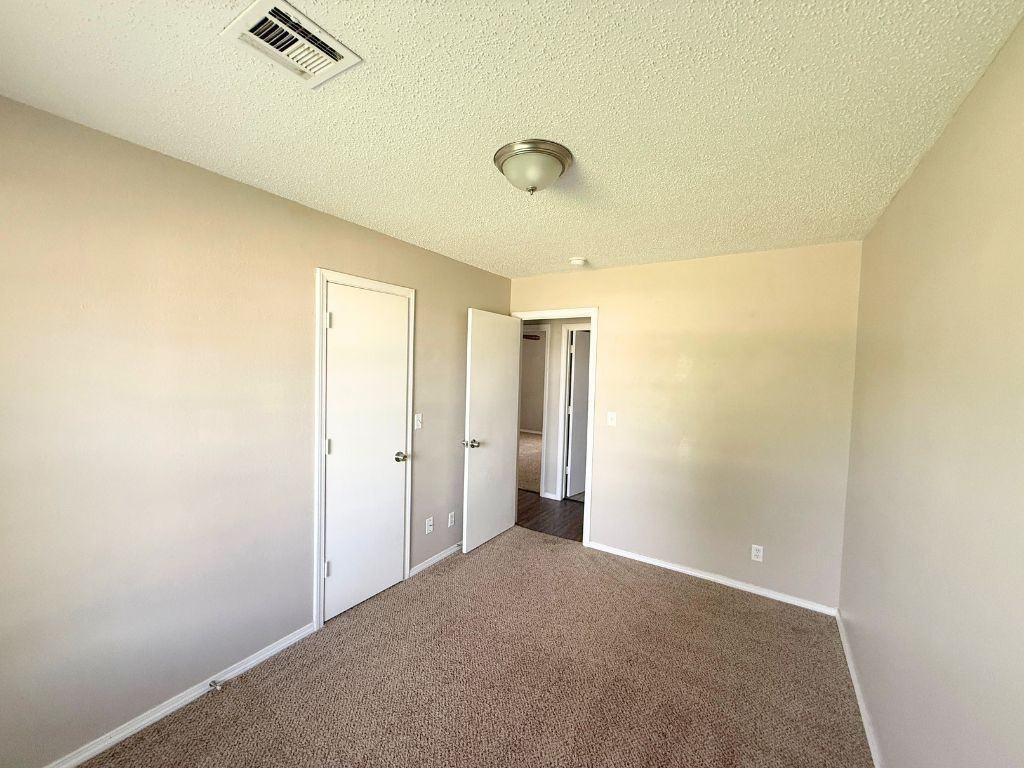 1830 Lexington Rd - Photo 7 of 16