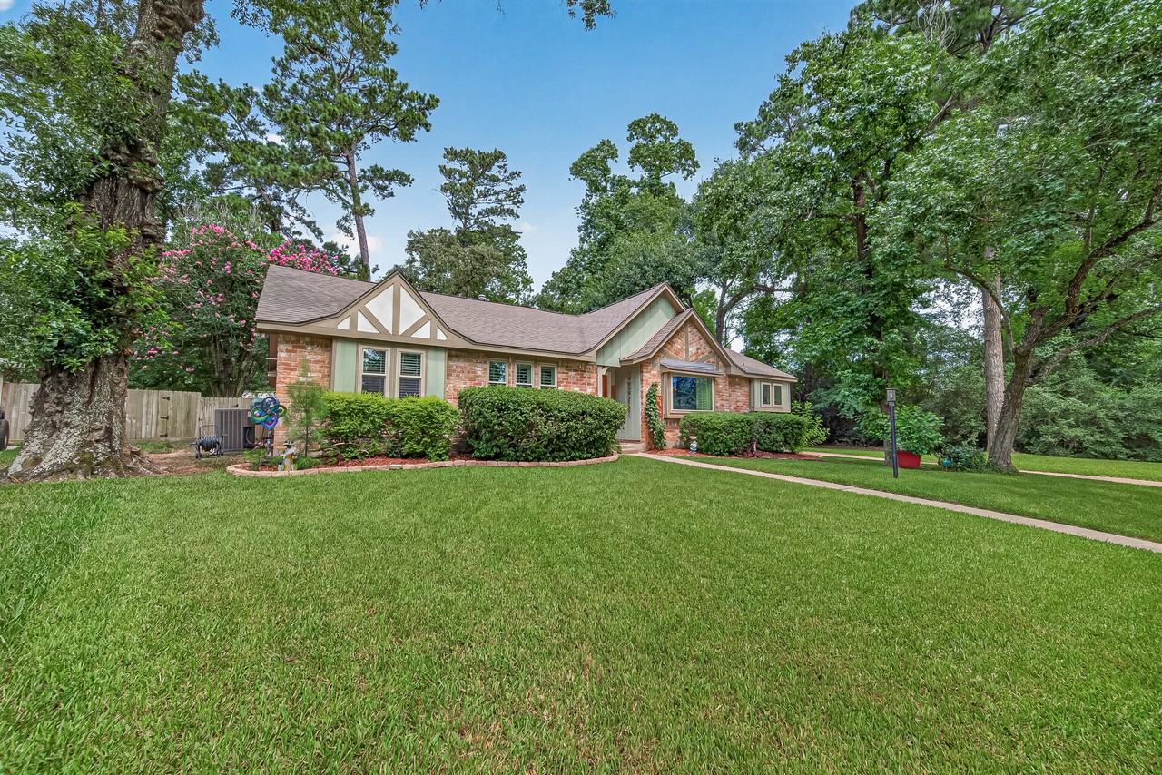 23011 Fox Hunt Dr - Photo 4 of 50