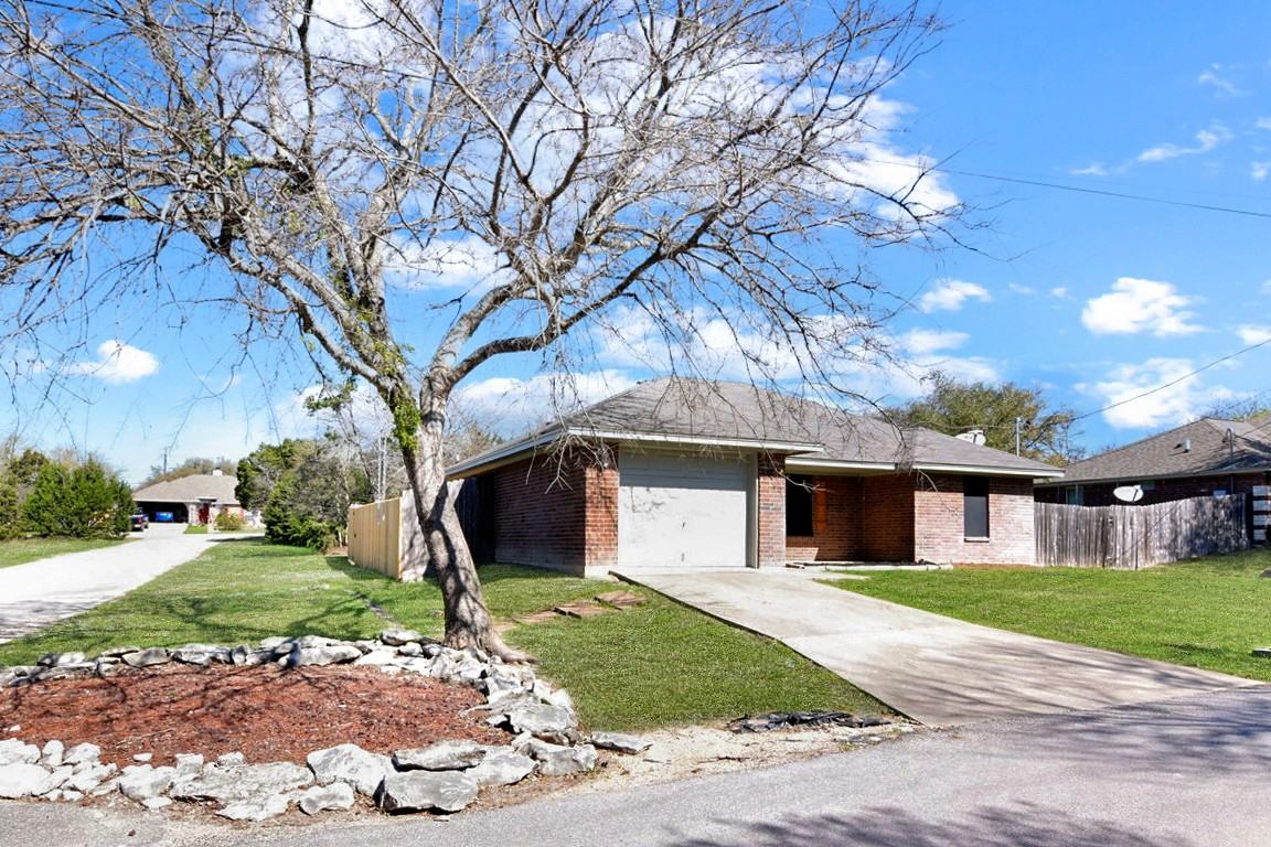 40 Cliffside Cir - Photo 2 of 19