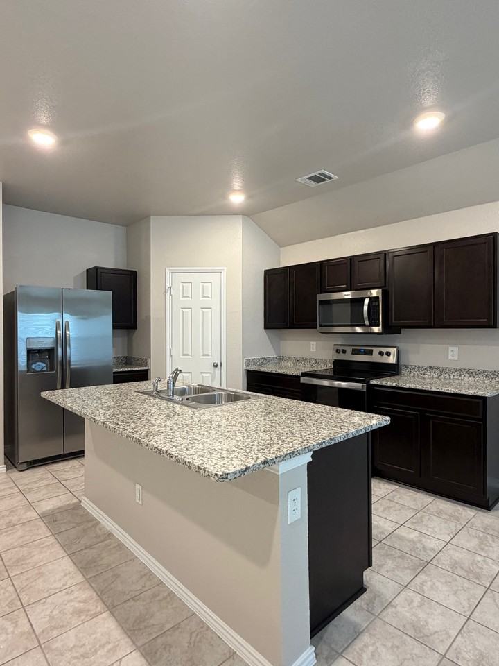 3610 Tanchico Dr - Photo 5 of 24