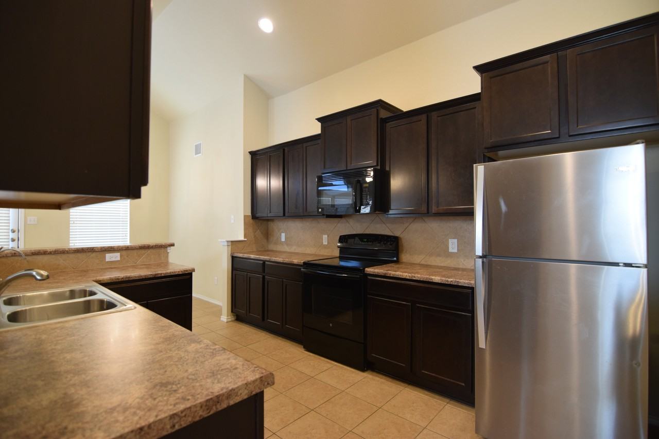 1230 Fawn Lily Dr - Photo 4 of 22