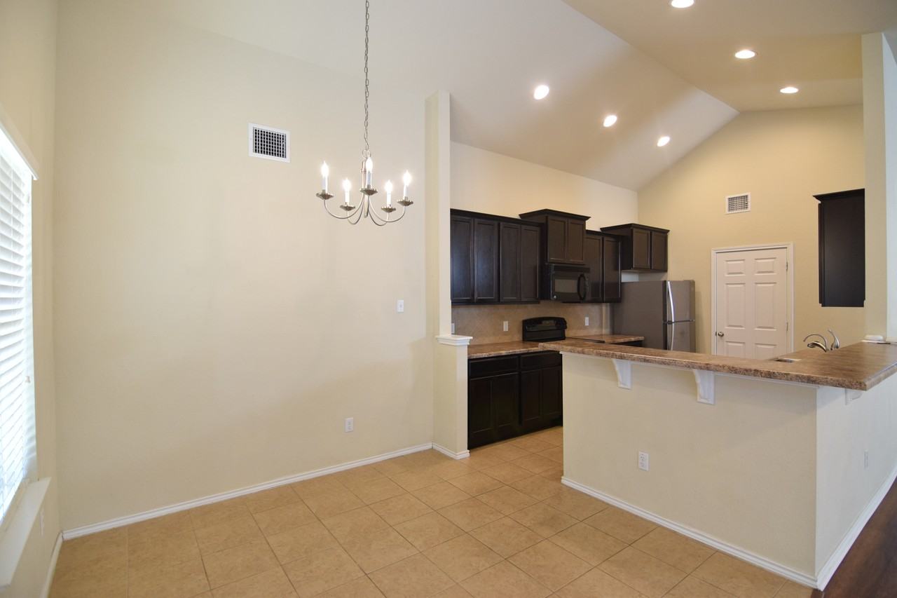 1230 Fawn Lily Dr - Photo 5 of 22