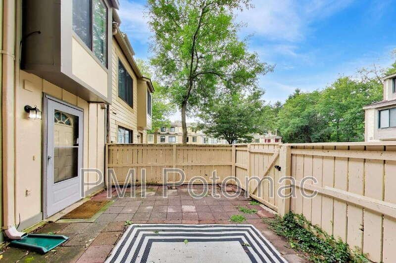 9391 Chadburn Pl - Photo 6 of 26