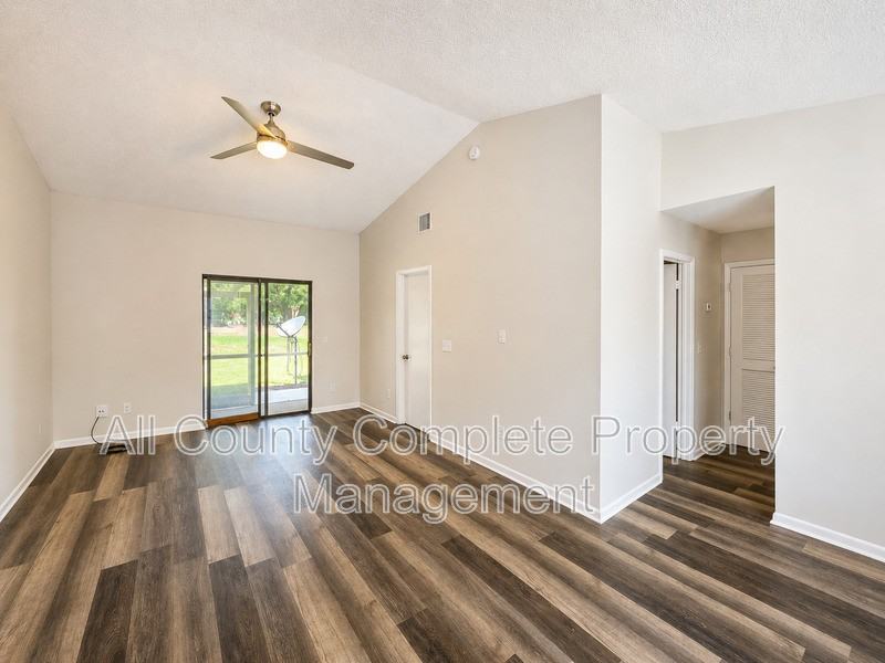 8322 Derbyshire Pl - Photo 3 of 13