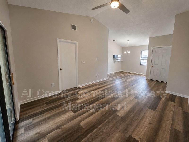 8322 Derbyshire Pl - Photo 4 of 13