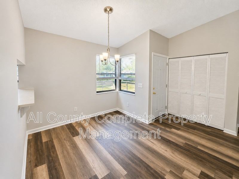 8322 Derbyshire Pl - Photo 5 of 13