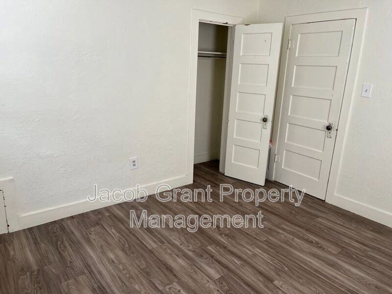 618 S 4th Ave #1 - Photo 3 of 6