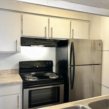 Lafayette Green Apartments - Photo 5 of 19