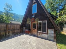 featured image of 213 Sommers St