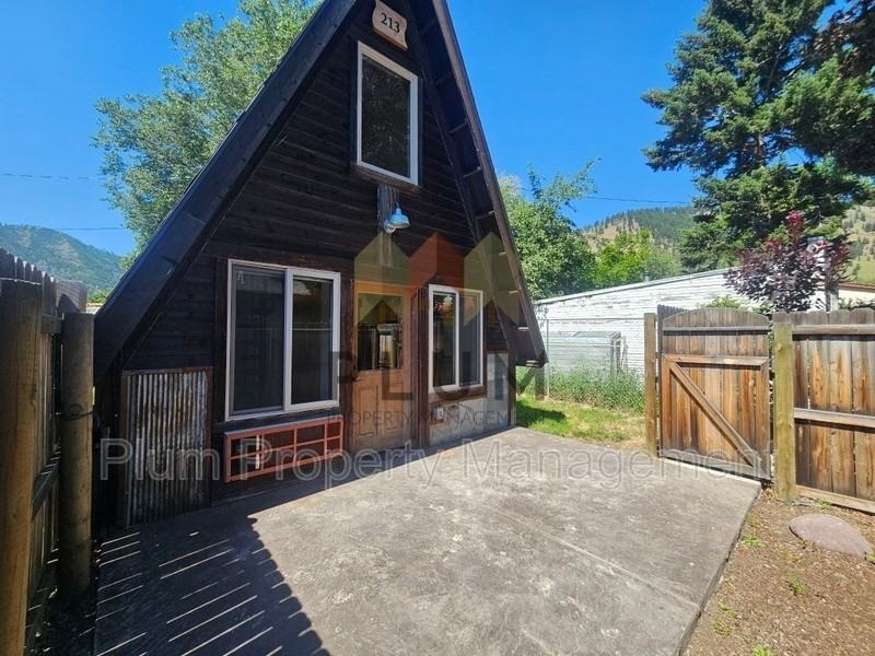 213 Sommers St - Photo 2 of 16