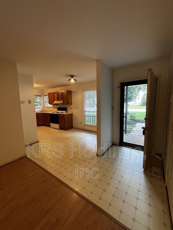 3320 Pinecrest Cir - Photo 5 of 22