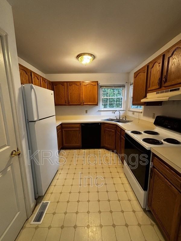 3320 Pinecrest Cir - Photo 7 of 22