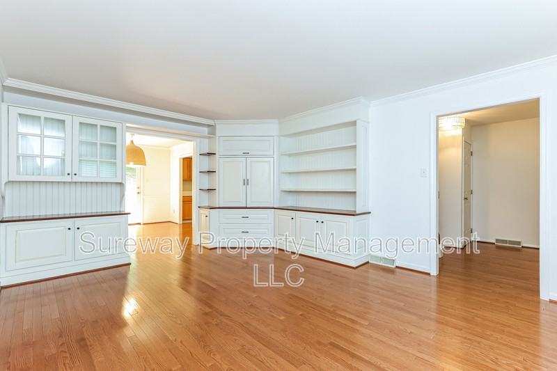 329 Catchpenny Ln - Photo 3 of 18