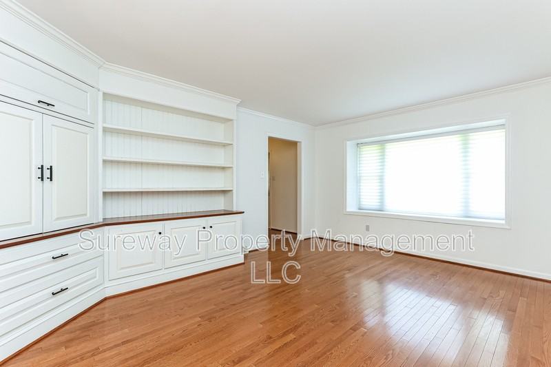 329 Catchpenny Ln - Photo 4 of 18