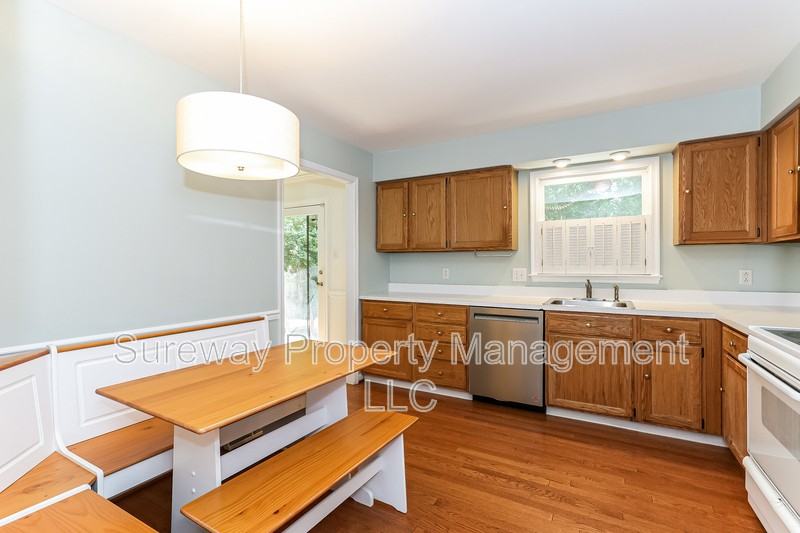 329 Catchpenny Ln - Photo 7 of 18