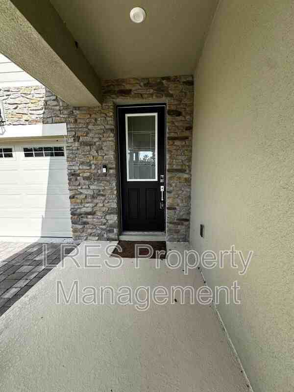9220 Sea Pine Ave - Photo 4 of 46