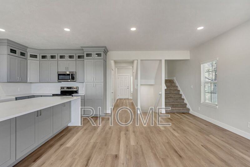 105 E Chandlerpoint Way - Photo 5 of 26