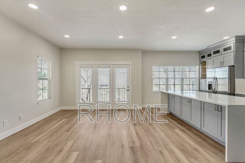 105 E Chandlerpoint Way - Photo 6 of 26