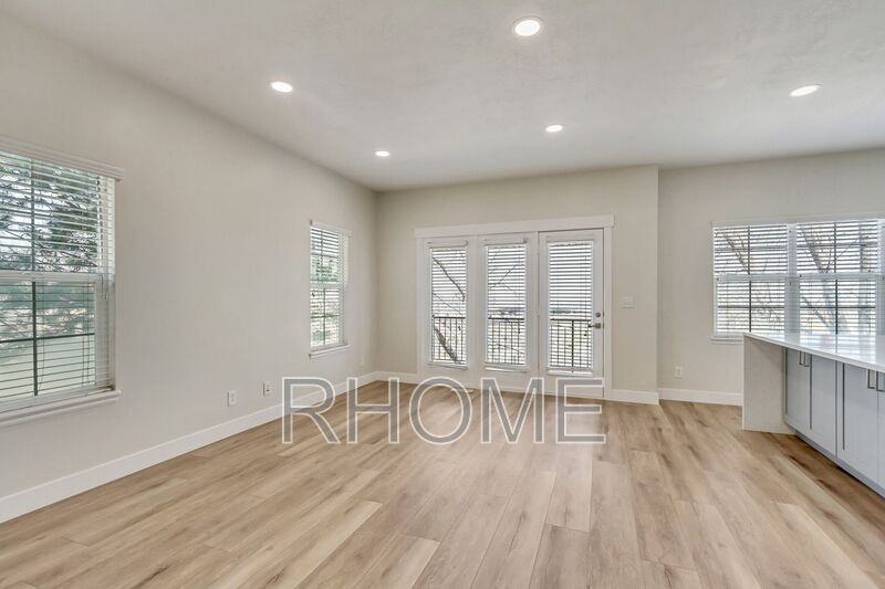 105 E Chandlerpoint Way - Photo 7 of 26
