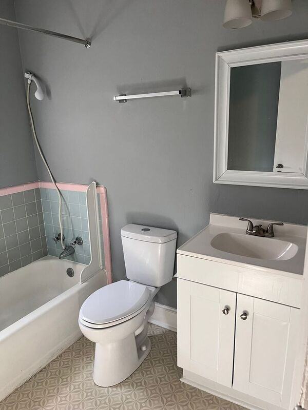 2407 Crestview Dr - Photo 5 of 10