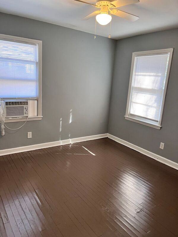 2407 Crestview Dr - Photo 7 of 10