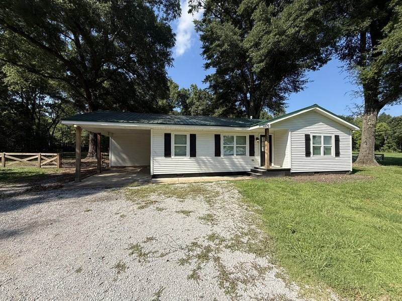 6970 Raleigh Lagrange Dr - Photo 4 of 36