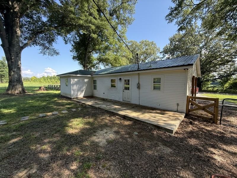 6970 Raleigh Lagrange Dr - Photo 6 of 36