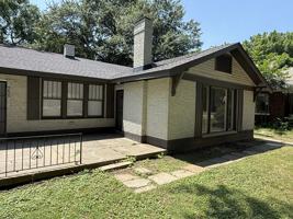featured image of 753 N Evergreen St