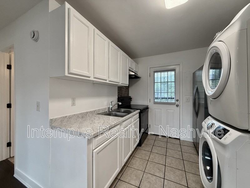 2716 Herman St #C - Photo 4 of 11