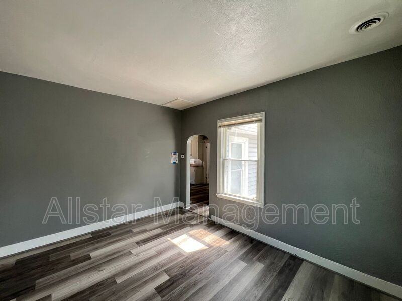 1120 East Ave #3 - Photo 2 of 15