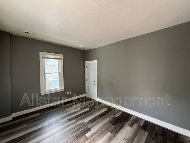 1120 East Ave #3 - Photo 4 of 15